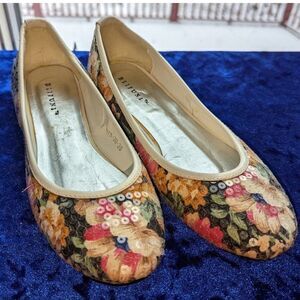 Beifuni floral sequin flats size 38 looks to be about a size 6. Vintage?